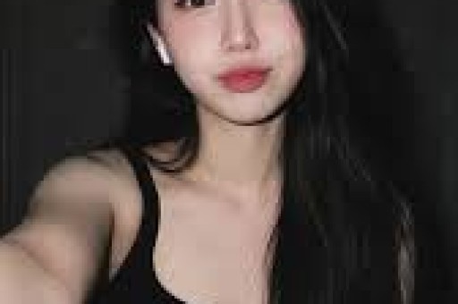 内娱清纯女星偷闯日本拍艳情片被网友当场撞破